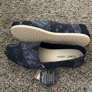 Tie dye Toms